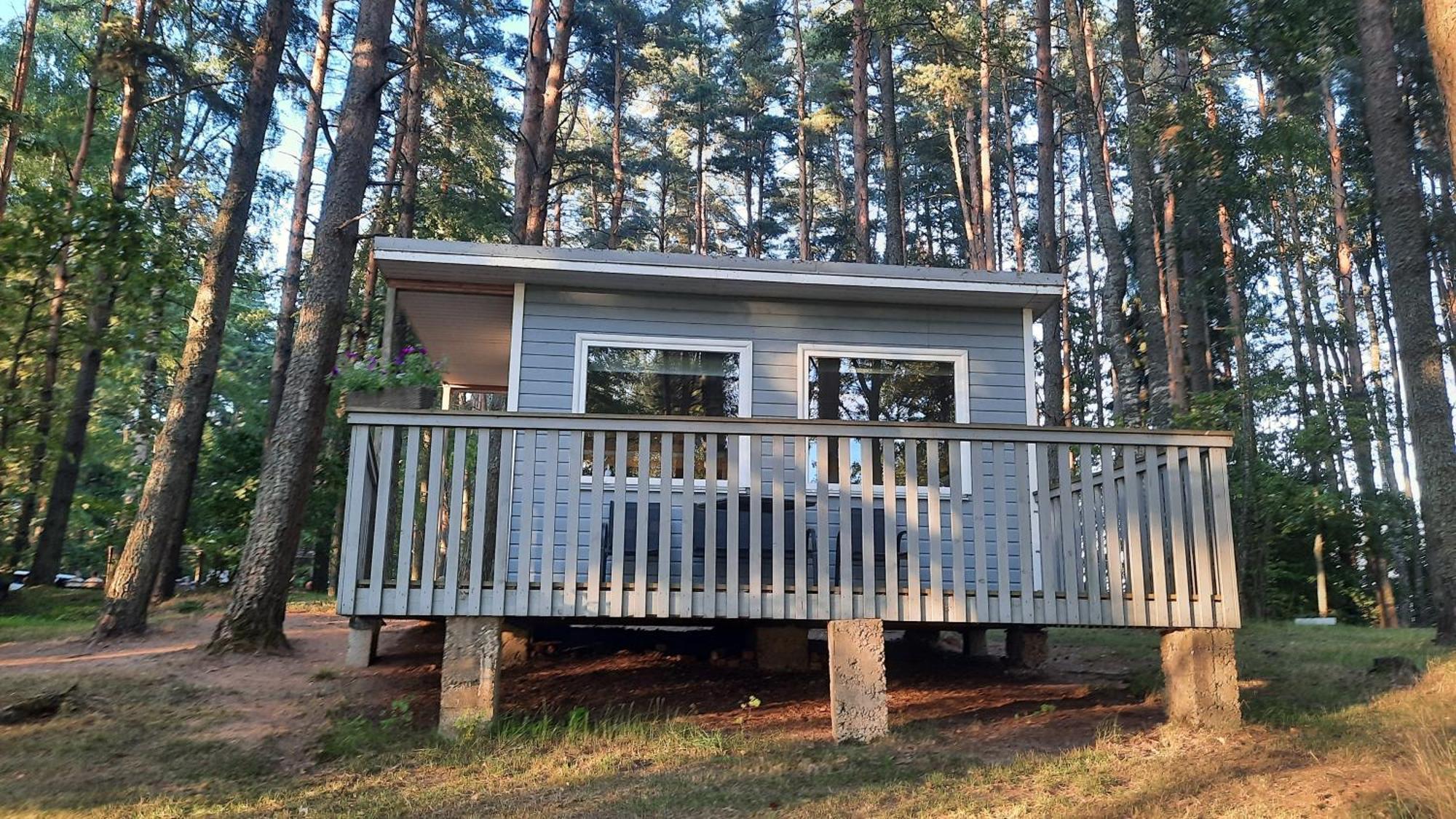Kempings Ezerpriedes Burtnieki  Exterior foto