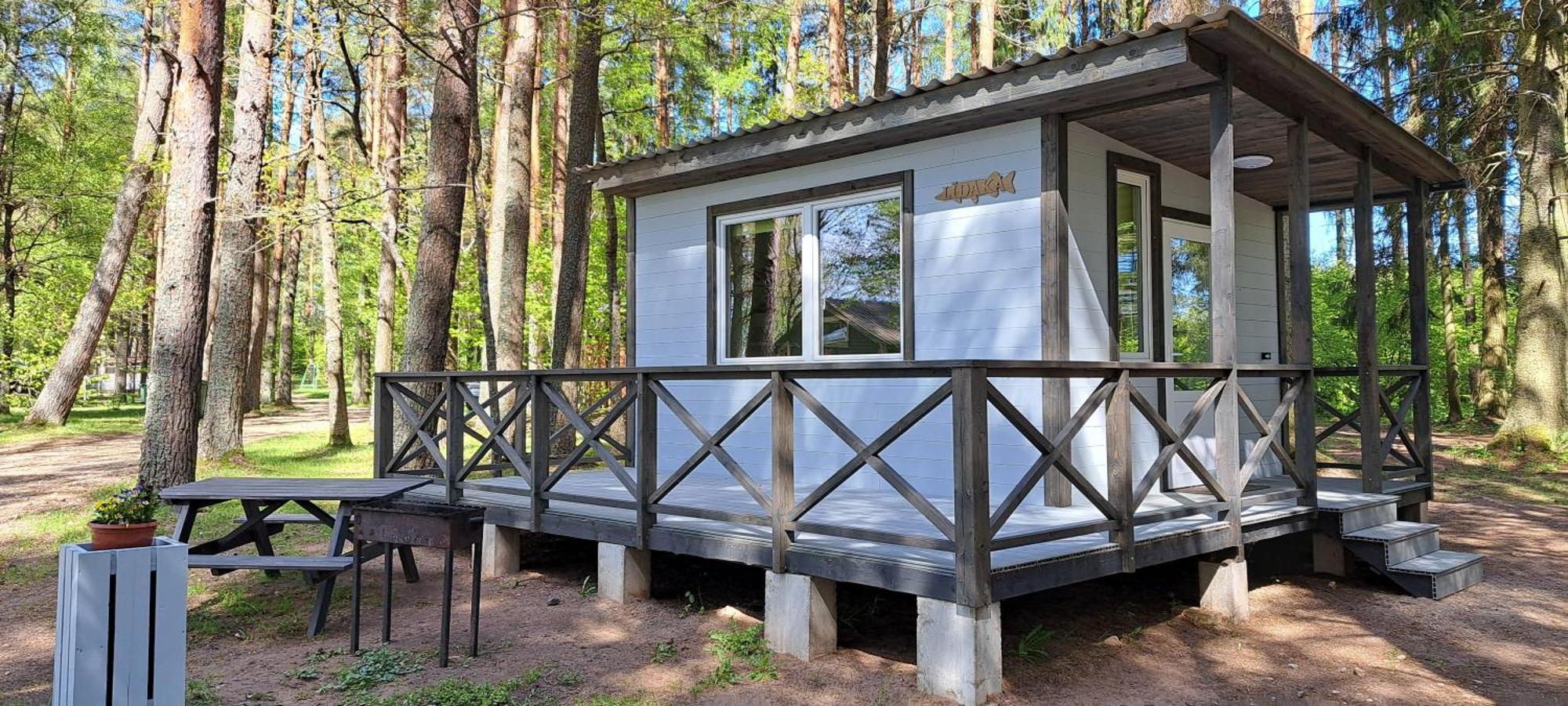 Kempings Ezerpriedes Burtnieki  Exterior foto