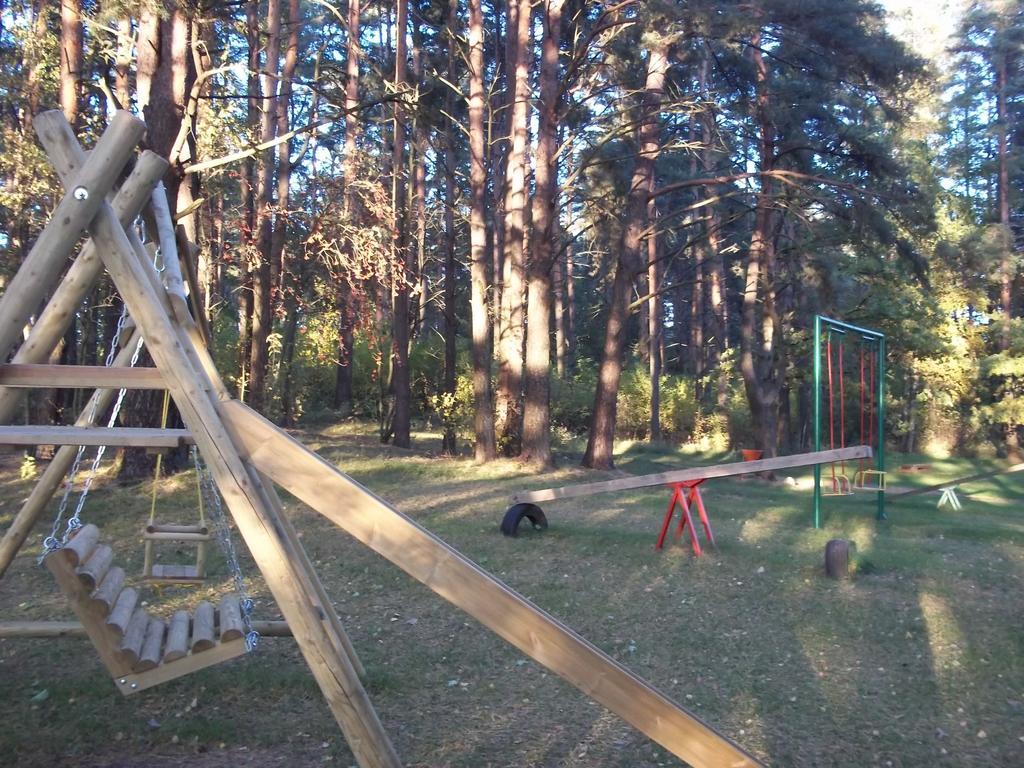 Kempings Ezerpriedes Burtnieki  Exterior foto