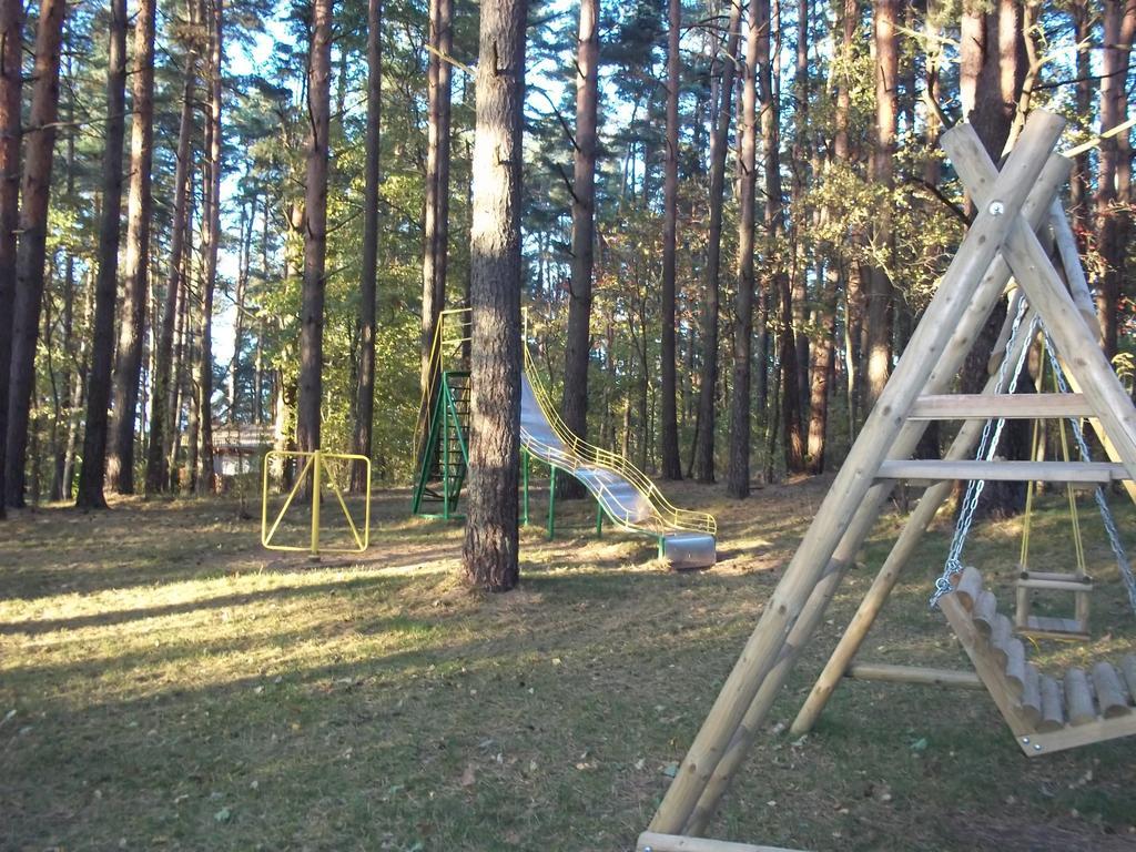 Kempings Ezerpriedes Burtnieki  Exterior foto